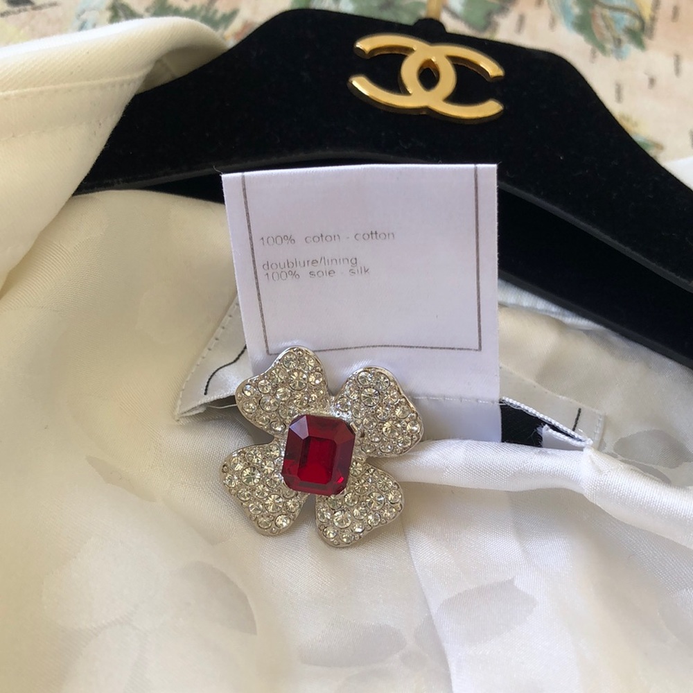 Vintage Chanel Classic White Jacket - Picture 6 of 16